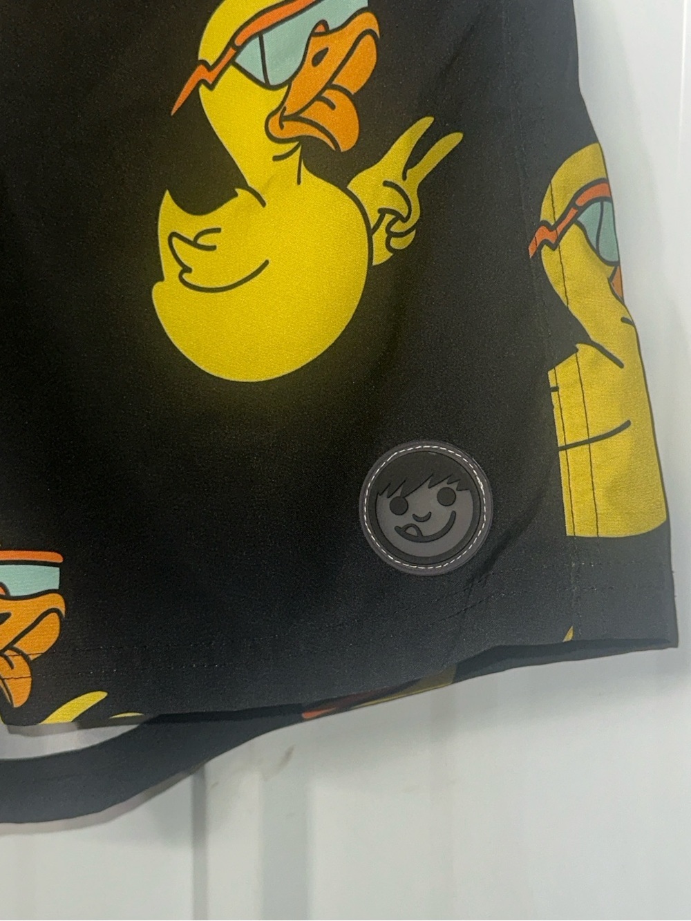 Neff Chill Mode Peace Ducky Swim Board Shorts Men Graphic Surf Skate Streetwear - Picture 4 of 9